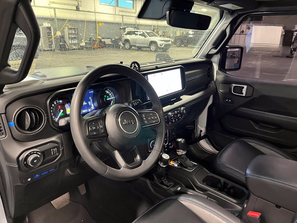 Used 2024 Jeep Wrangler Unlimited Rubicon 4xe AWD/4WD image 12