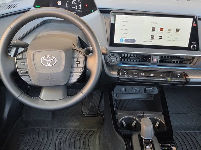 Used 2024 Toyota Prius XLE FWD image 13