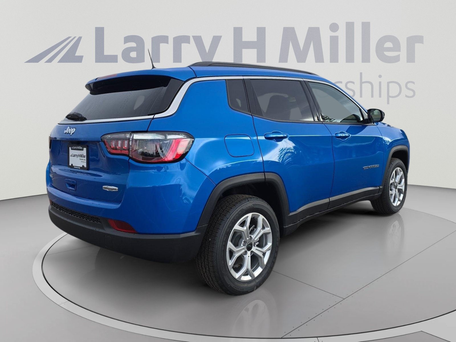 New 2026 Jeep Compass Latitude AWD/4WD image 6