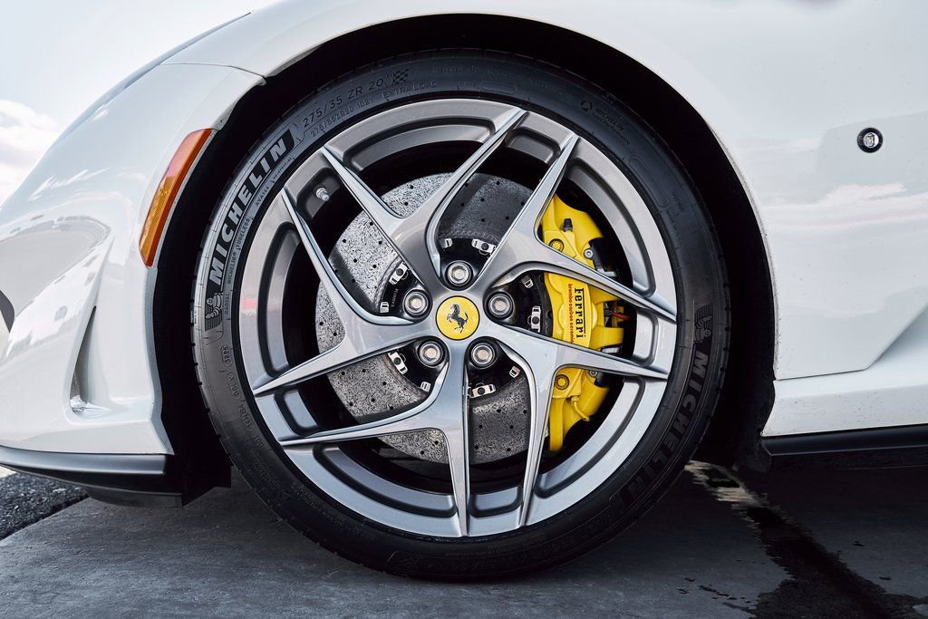 Used 2019 Ferrari 812 Superfast image 3
