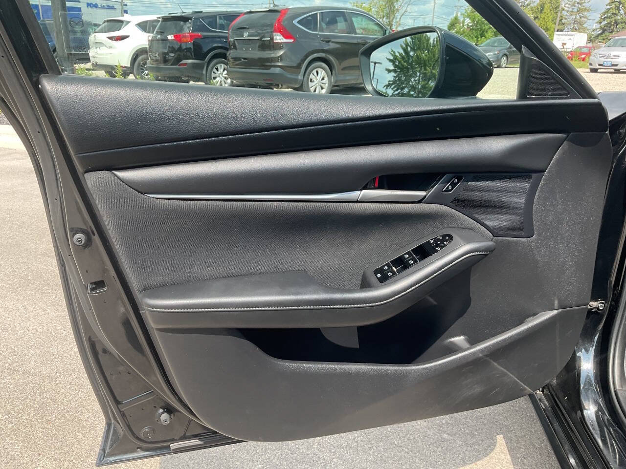 Used 2020 MAZDA MAZDA3 Sedan FWD image 28