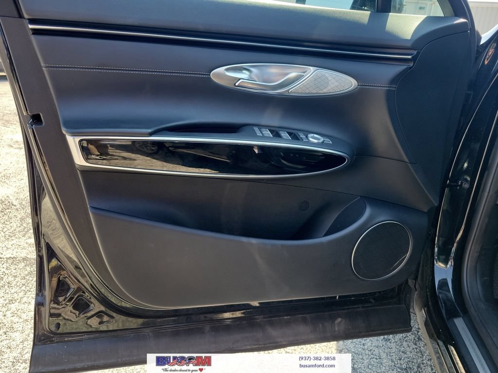 Used 2025 Genesis GV70 2.5T AWD/4WD image 13