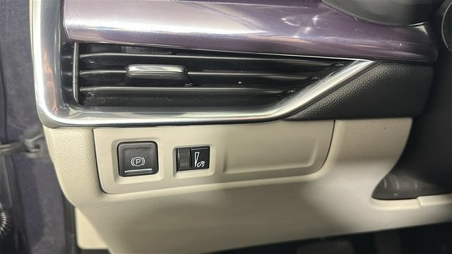 Used 2022 Cadillac XT4 Luxury w/ Driver Awareness Package AWD/4WD image 19