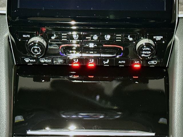 New 2025 Jeep Grand Cherokee Limited w/ Luxury Tech Group II image 10