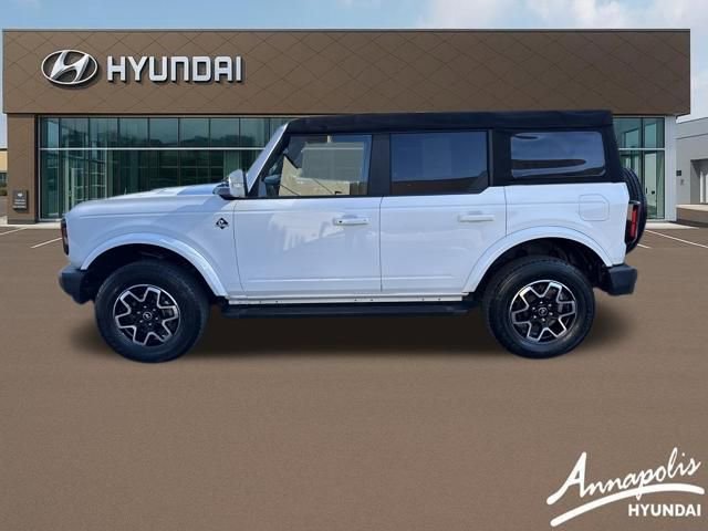 Used 2023 Ford Bronco Outer Banks image 2
