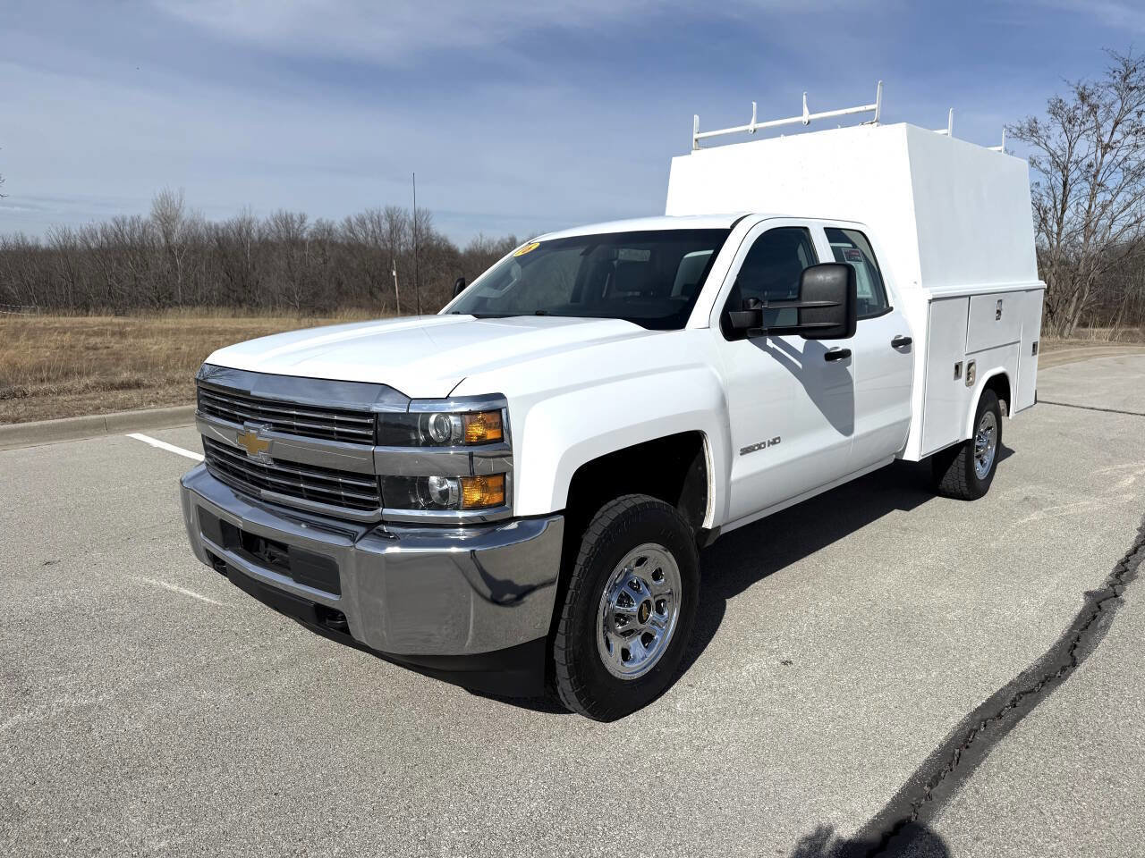 Used 2016 Chevrolet Silverado 3500 W/T AWD/4WD image 3
