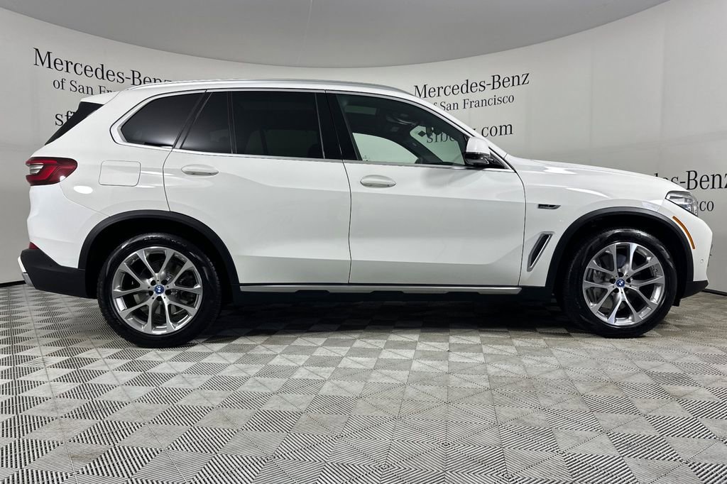 Used 2023 BMW X5 xDrive45e w/ Executive Package image 3