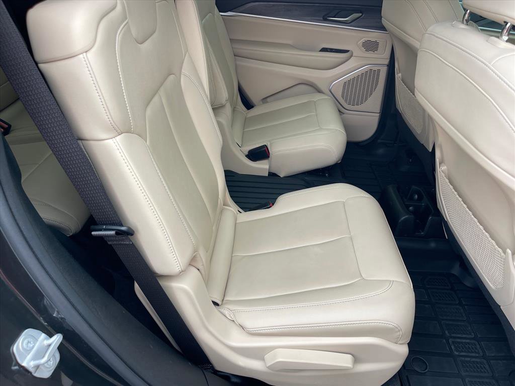 Used 2021 Jeep Grand Cherokee L Limited image 16