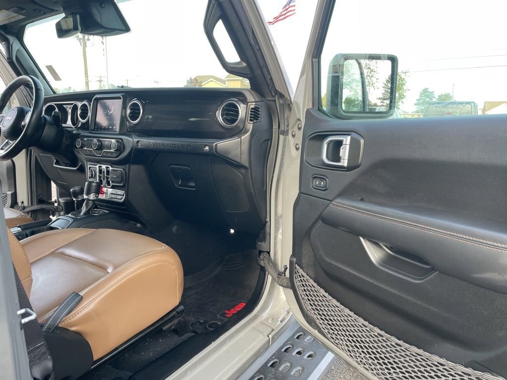 Used 2022 Jeep Wrangler Unlimited Rubicon w/ Trailer Tow Package image 40