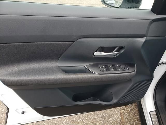 New 2026 Nissan Kicks SV w/ SV Premium Package image 11