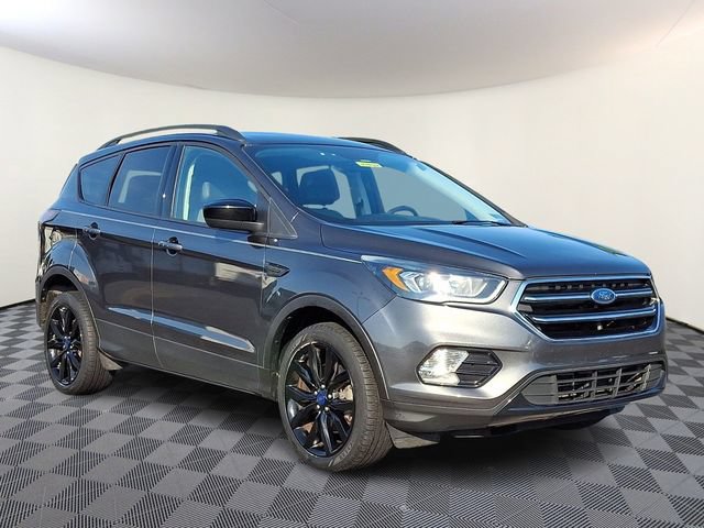 Used 2017 Ford Escape SE w/ Equipment Group 201A AWD/4WD image 1