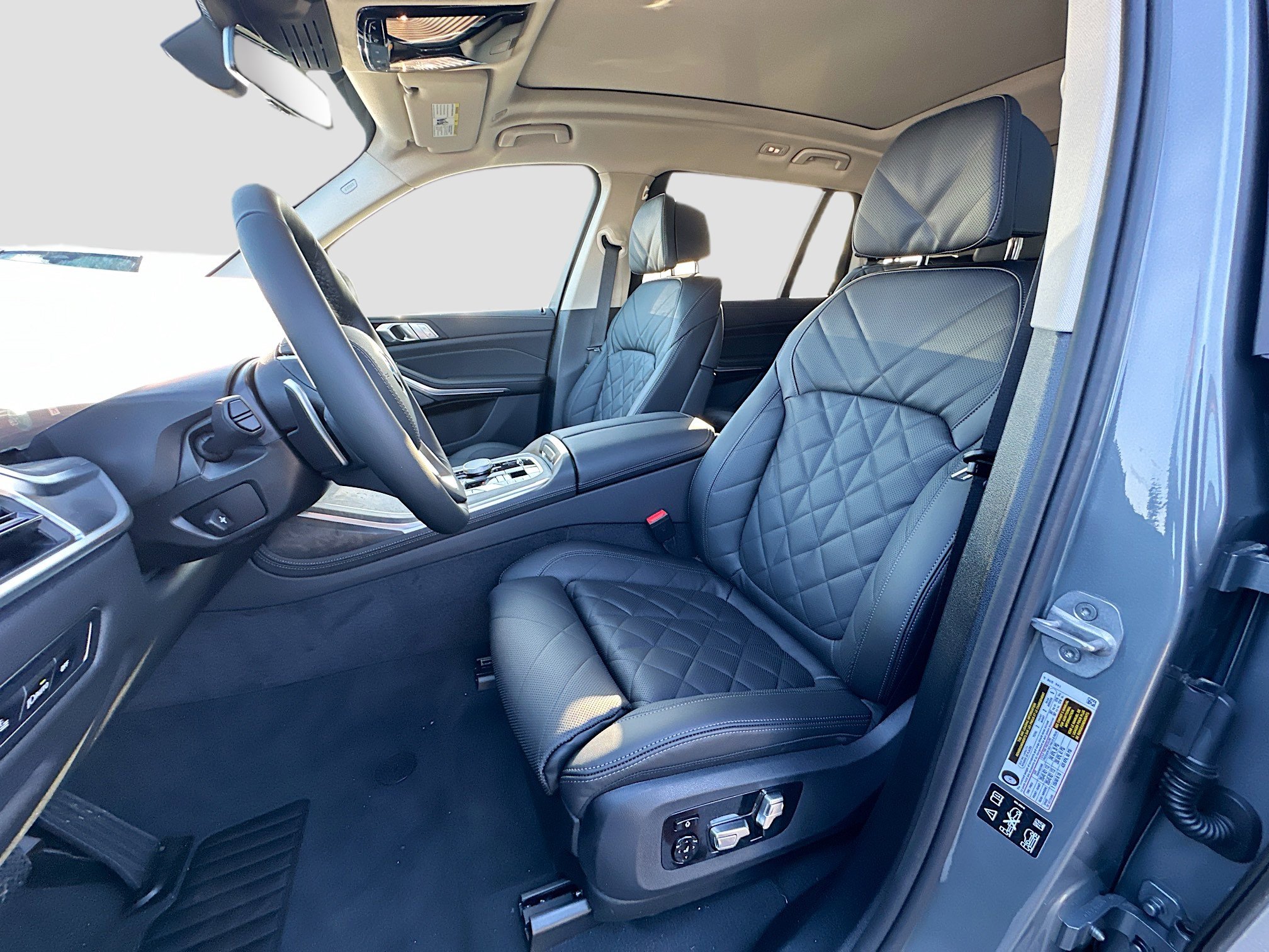 New 2026 BMW X7 xDrive40i w/ Premium Package image 15