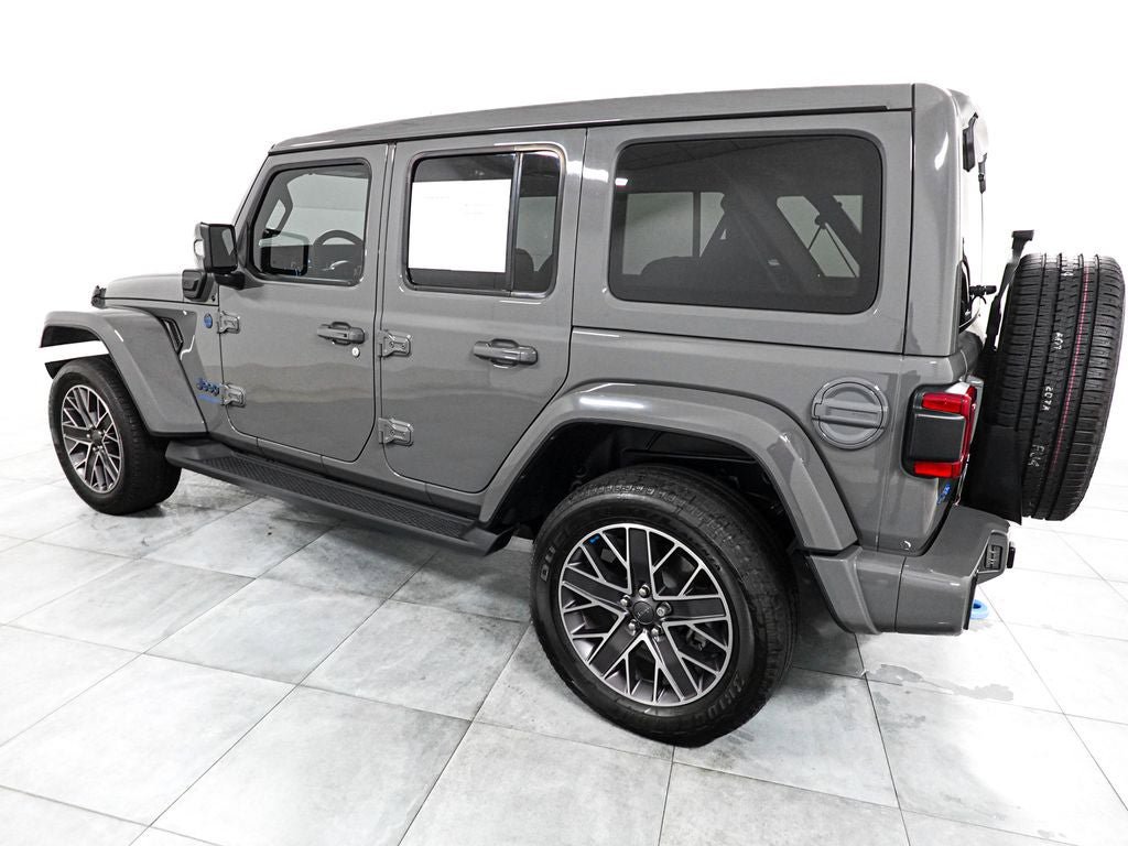 Used 2023 Jeep Wrangler Unlimited Sahara AWD/4WD image 5