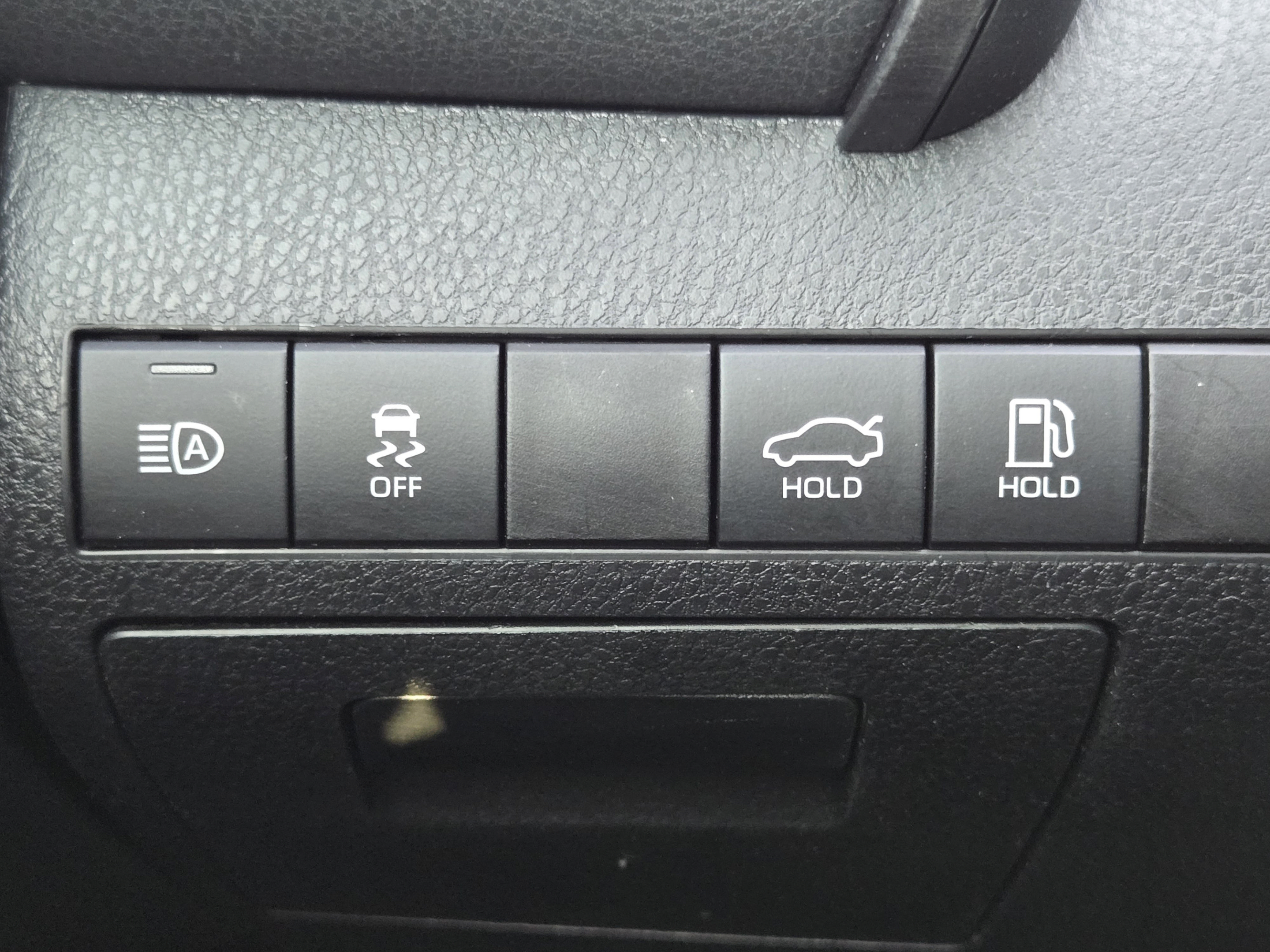 Used 2021 Toyota Camry LE FWD image 19