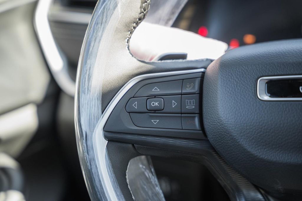 New 2025 Jeep Grand Cherokee Laredo X w/ Luxury Tech Group I image 24