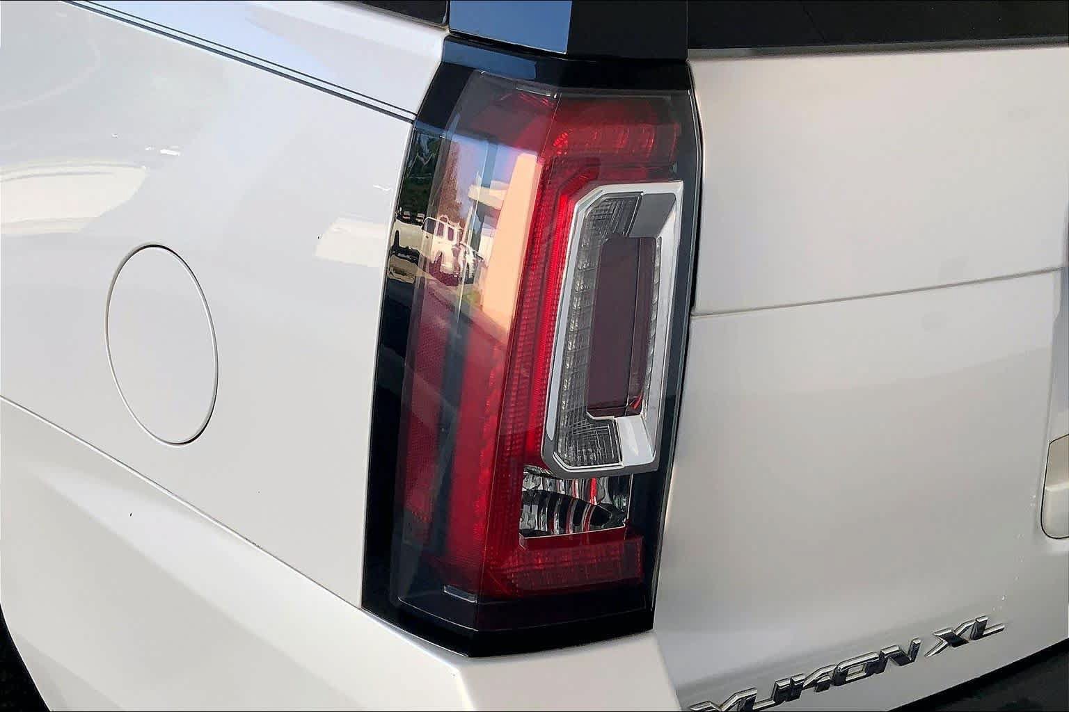 Used 2019 GMC Yukon XL Denali w/ Denali Ultimate Package RWD image 27