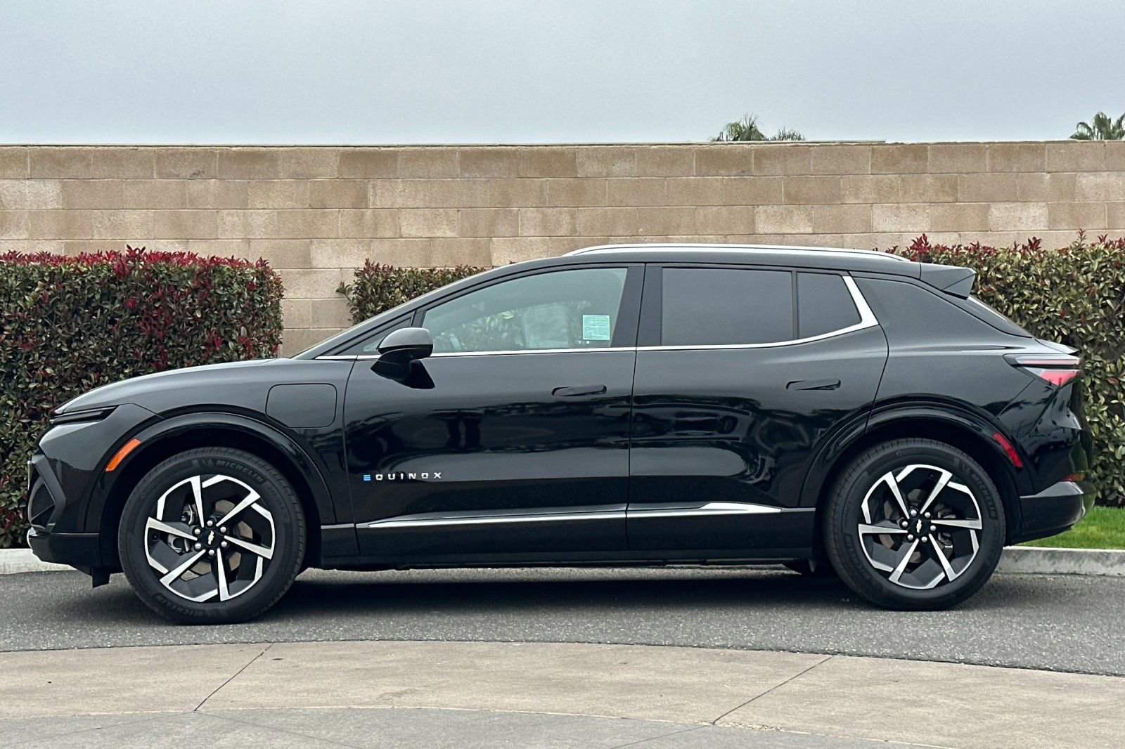Used 2024 Chevrolet Equinox EV LT image 7
