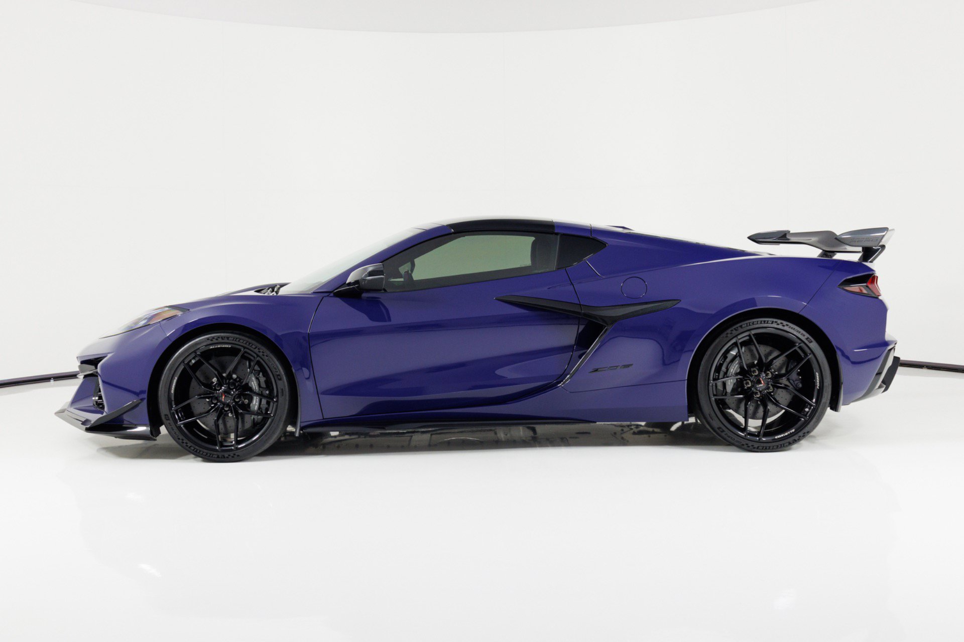 Used 2026 Chevrolet Corvette Z06 w/ Z07 Performance Package RWD image 7