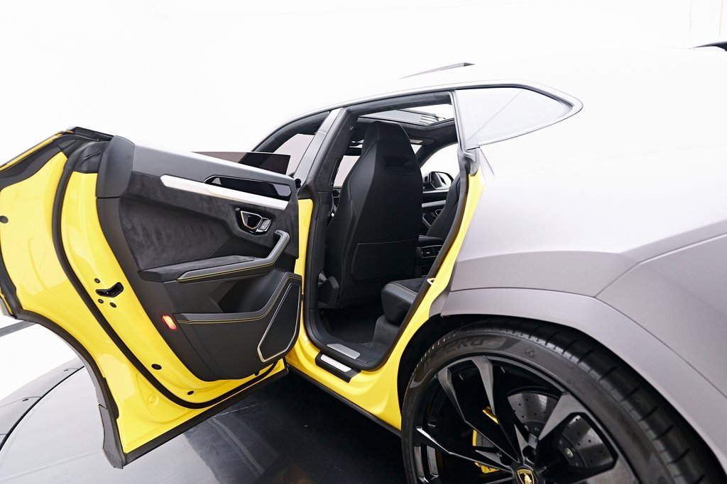 Used 2021 Lamborghini Urus image 33