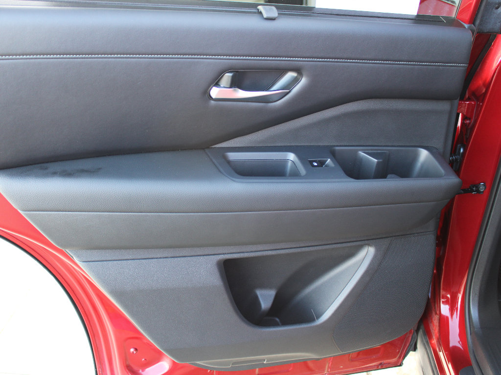 Used 2023 Nissan Pathfinder SL image 31