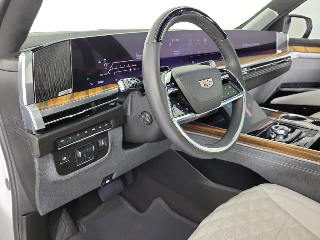 Used 2025 Cadillac Escalade Sport Platinum w/ LPO, ONYX Package AWD/4WD image 20