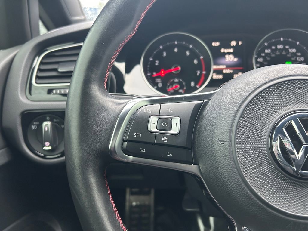 Used 2020 Volkswagen Golf 4-Door image 18