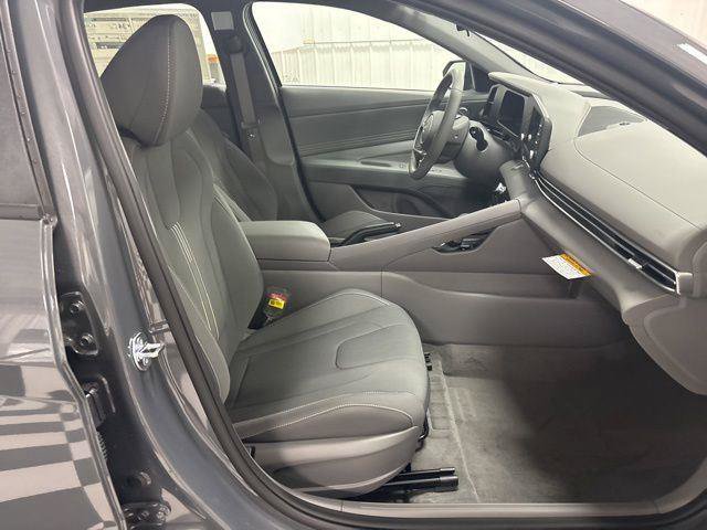 New 2026 Hyundai Elantra Sport FWD image 28