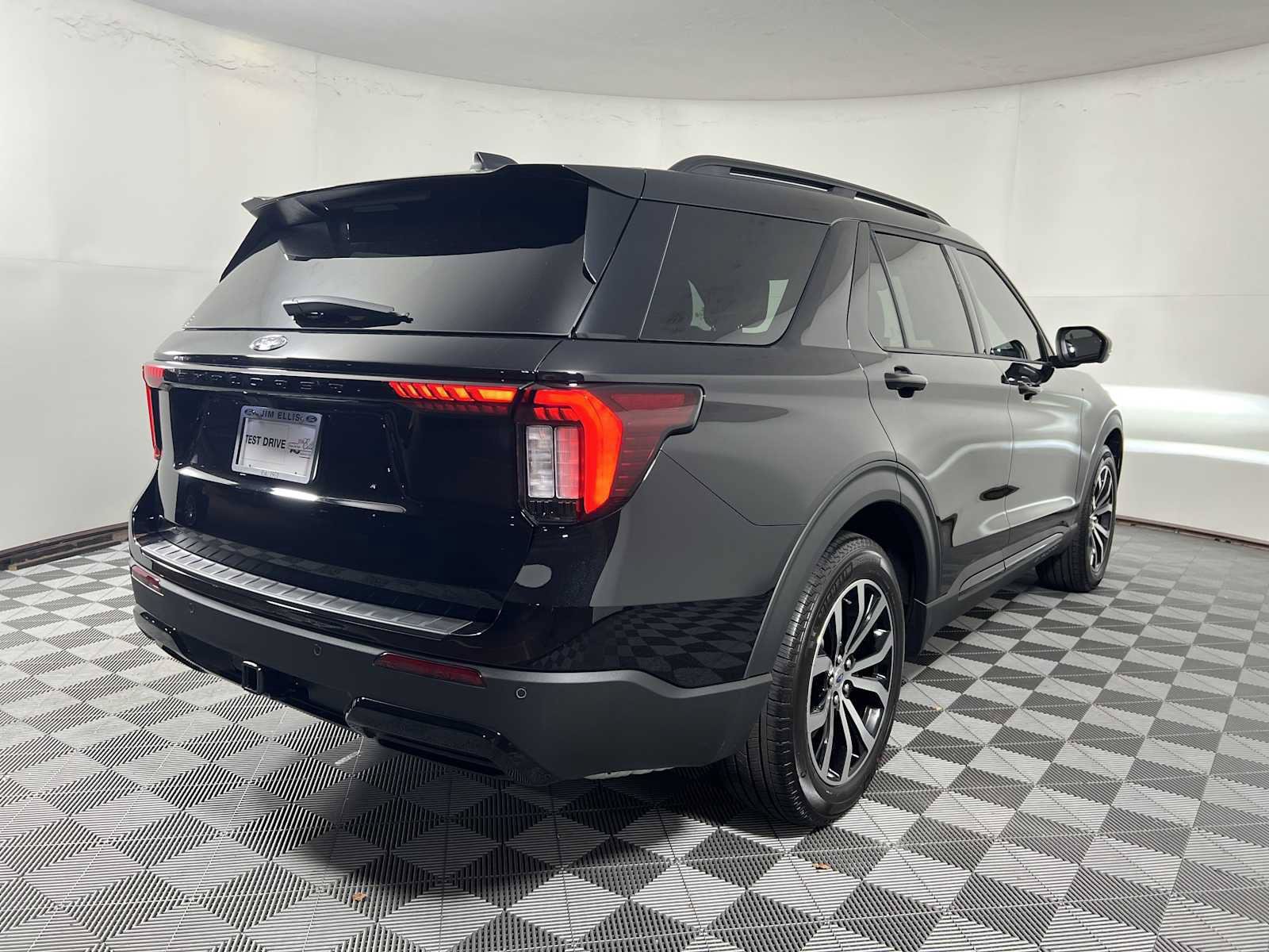 New 2026 Ford Explorer ST-Line RWD image 7