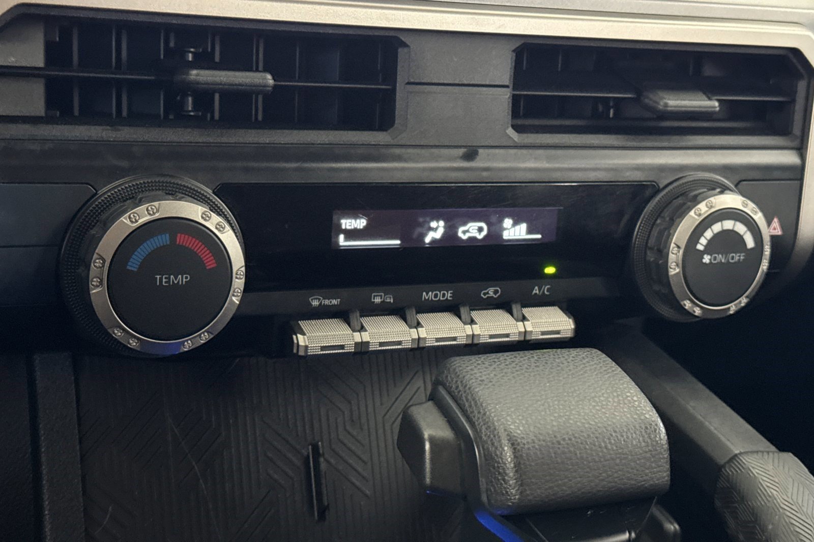 Certified 2025 Toyota 4Runner SR5 AWD/4WD image 25