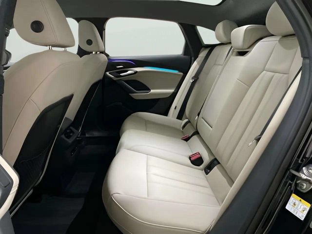 Used 2025 Audi A6 e-tron Premium Plus w/ Premium Plus RWD image 21