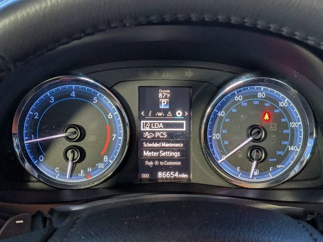 Used 2018 Toyota Corolla SE FWD image 25