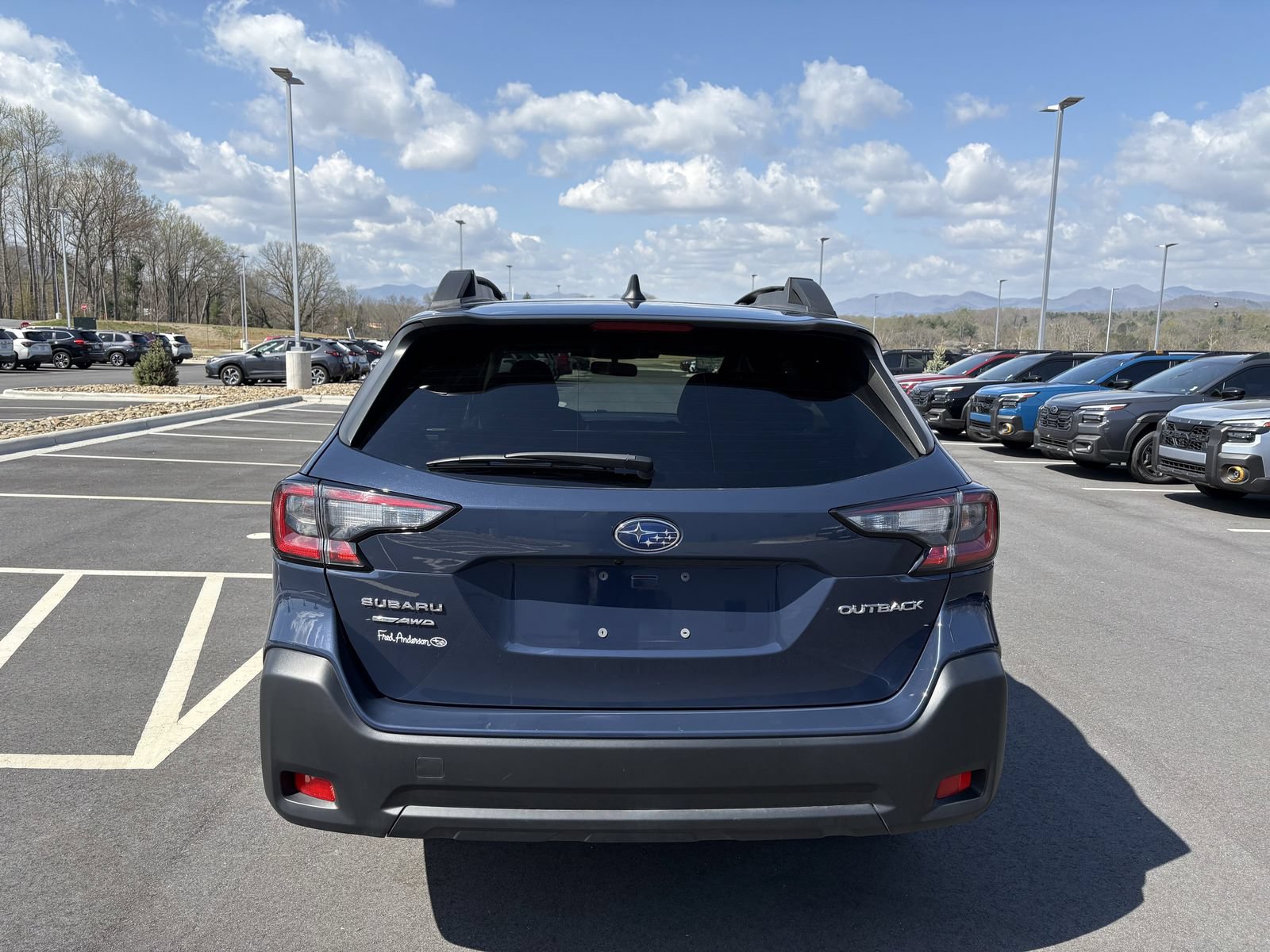 Used 2025 Subaru Outback Premium AWD/4WD image 10