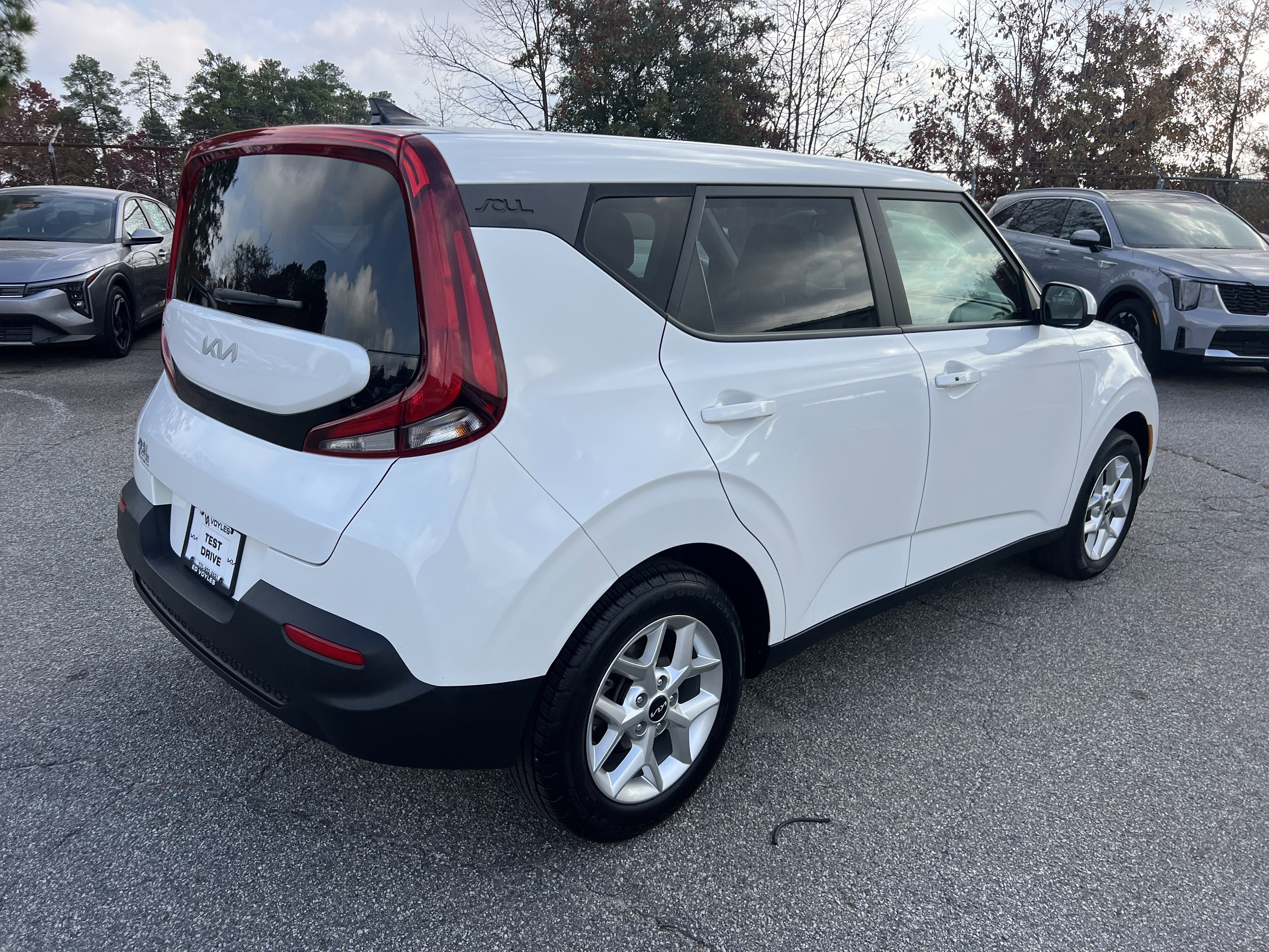 Used 2022 Kia Soul S image 7