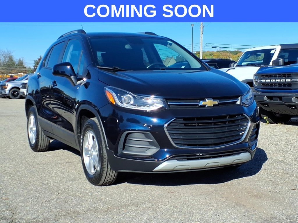 Used 2022 Chevrolet Trax LT w/ LT Convenience Package AWD/4WD image 3
