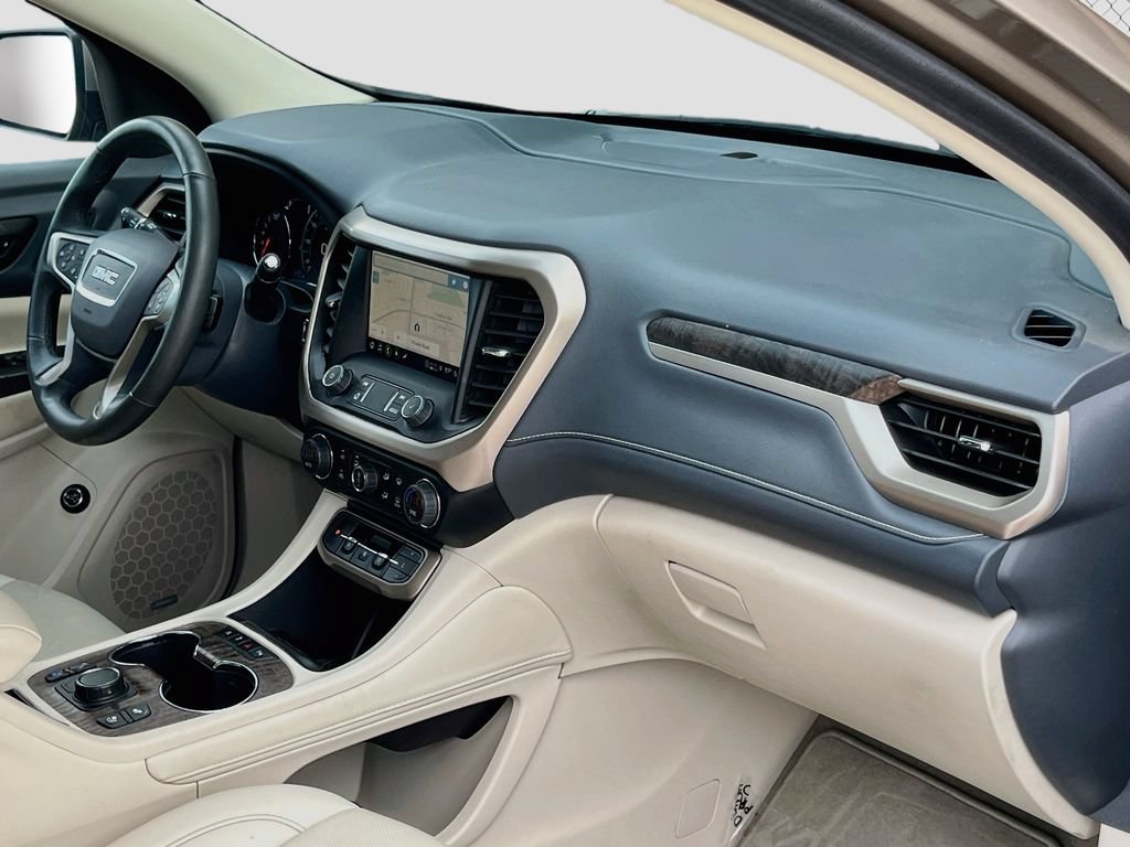 Used 2023 GMC Acadia Denali w/ Denali Technology Package FWD image 31