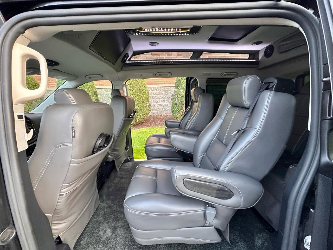 Used 2018 Mercedes-Benz Metris Passenger image 26