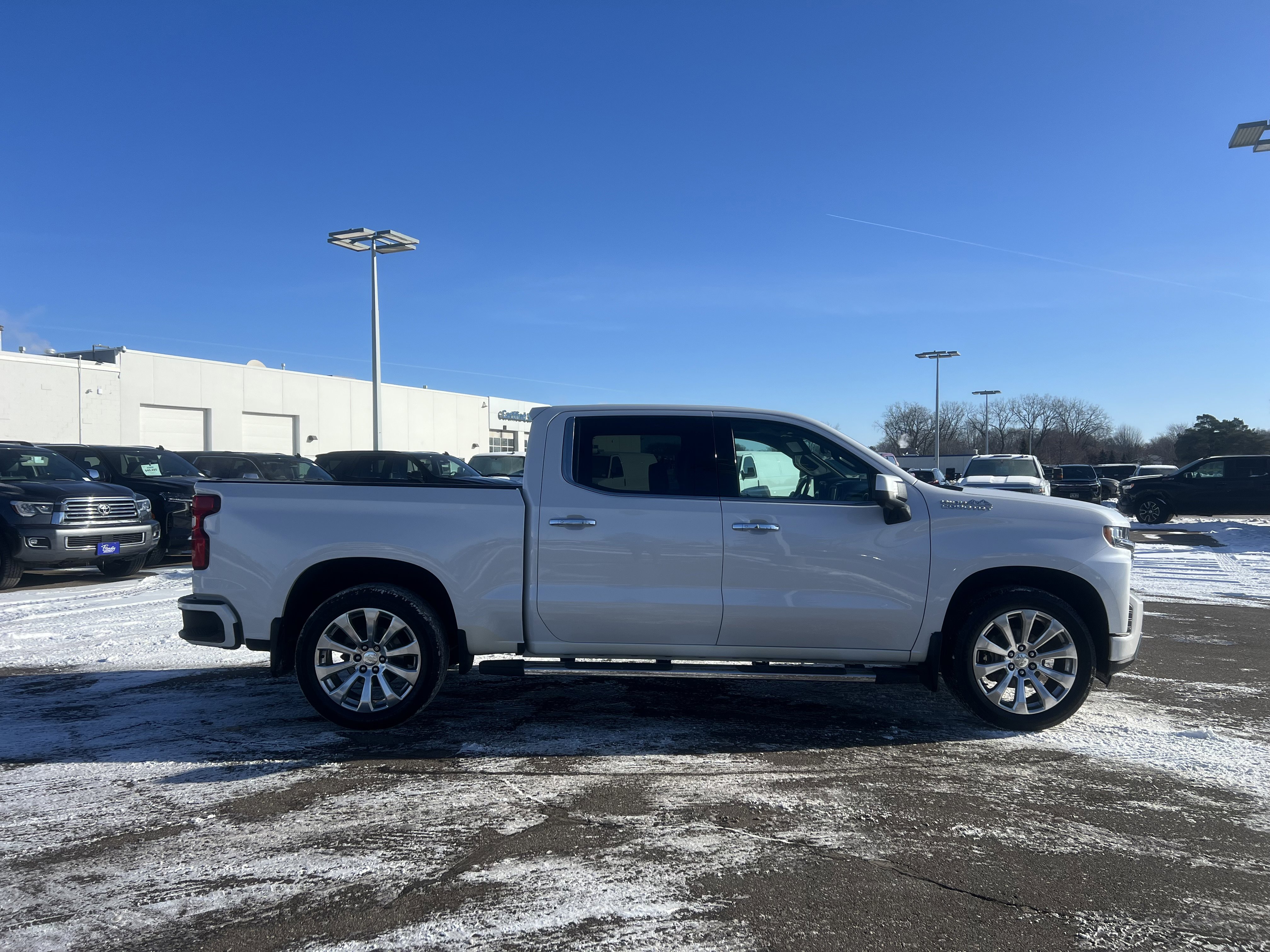 Used 2019 Chevrolet Silverado 1500 High Country w/ Technology Package image 10
