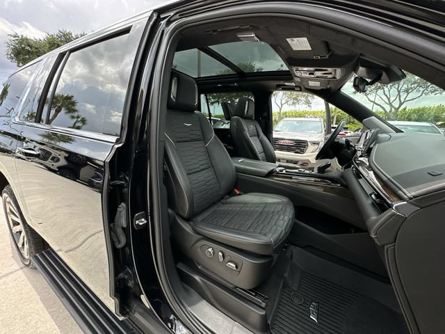 Certified 2024 Cadillac Escalade ESV Premium Luxury Platinum AWD/4WD image 32