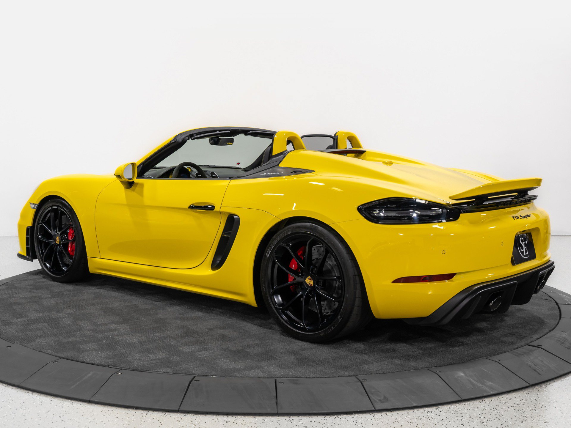 Used 2022 Porsche 718 Boxster Spyder RWD image 5