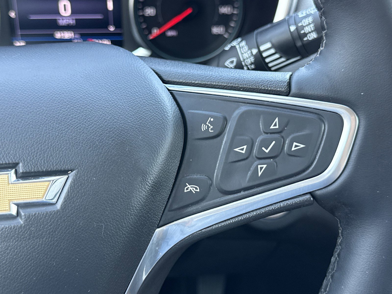 Used 2023 Chevrolet Equinox LT w/ Driver Convenience Package image 21