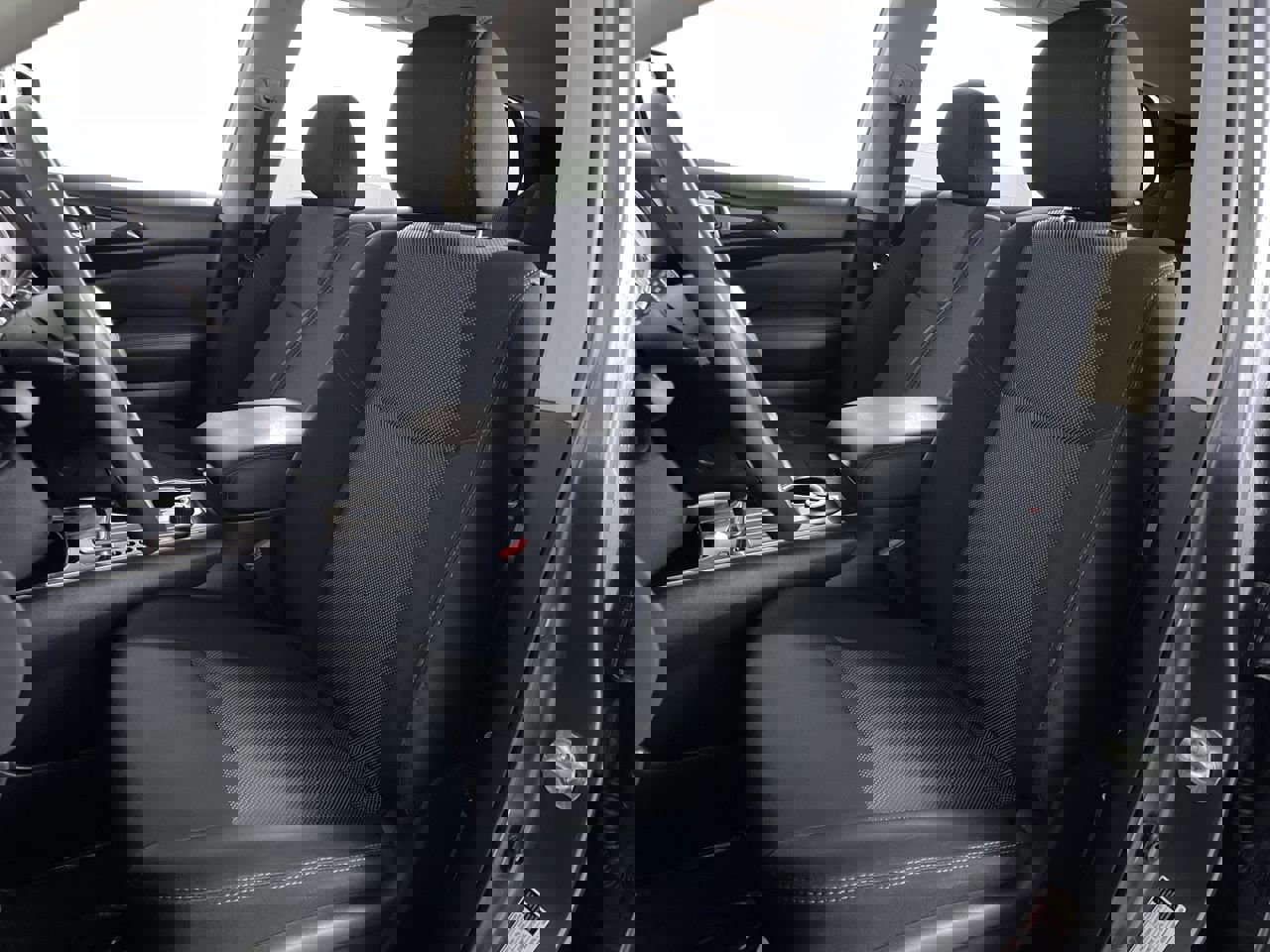 Used 2018 Nissan Pathfinder SV image 12