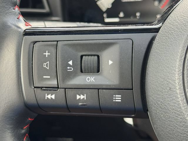 Used 2025 Nissan Kicks SR FWD image 24
