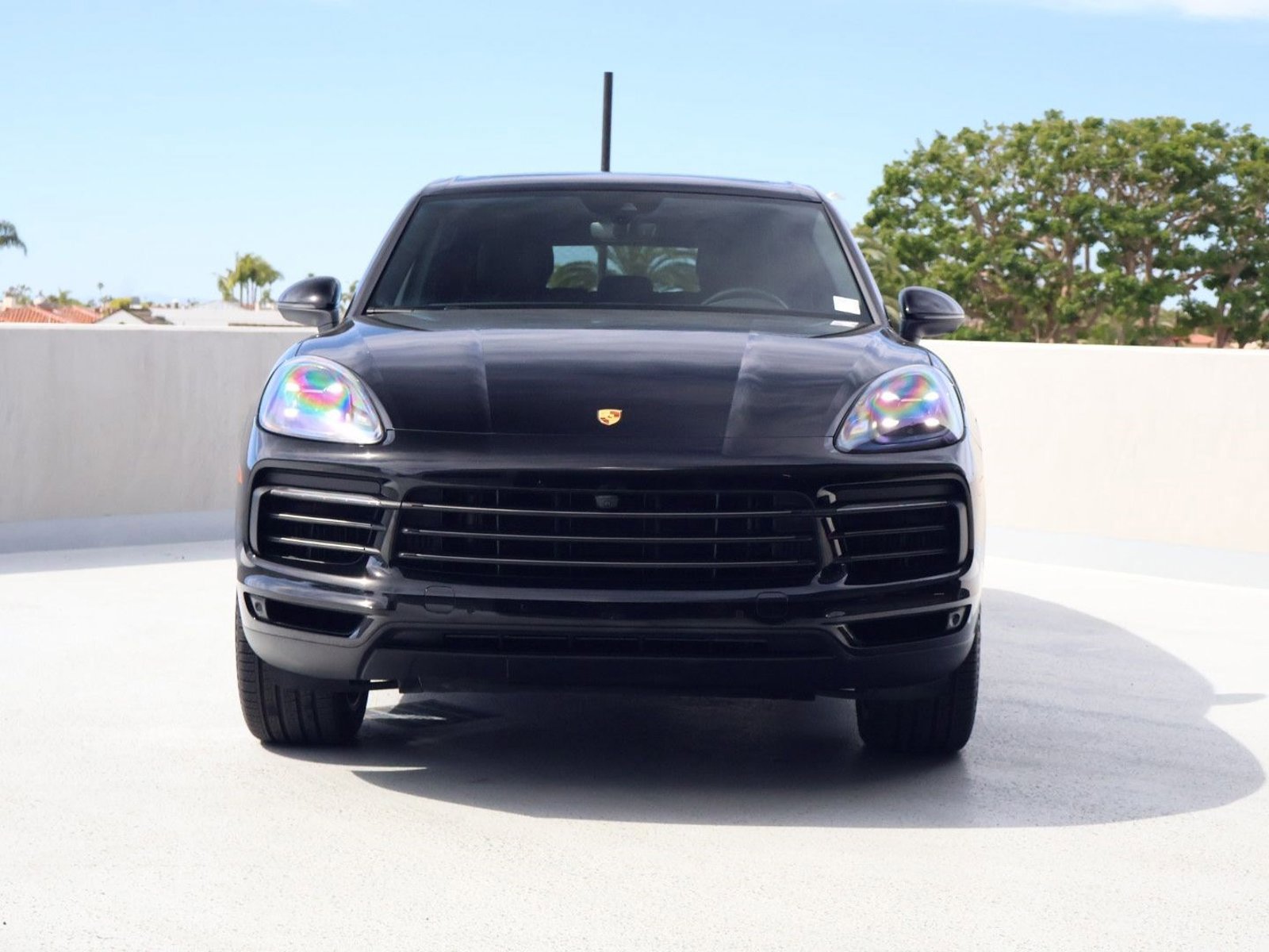 Certified 2023 Porsche Cayenne Platinum Edition image 6