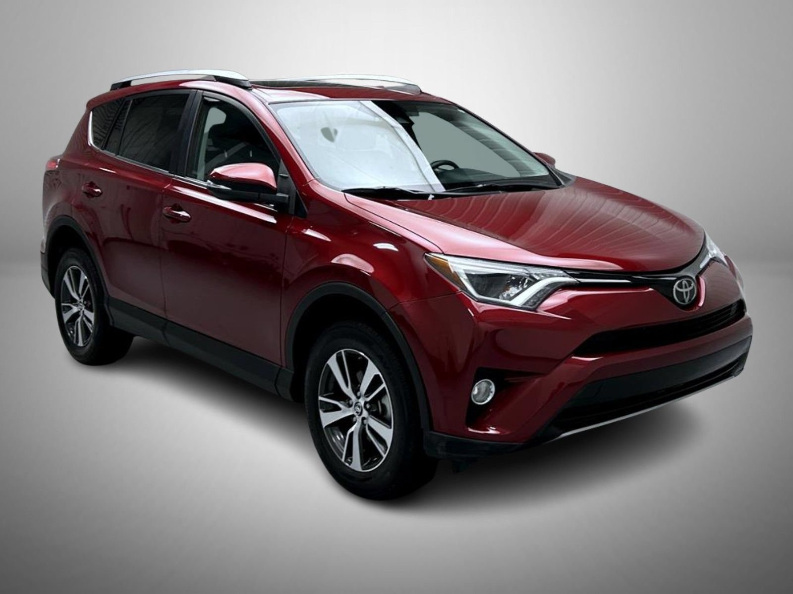 Used 2018 Toyota RAV4 XLE FWD image 3