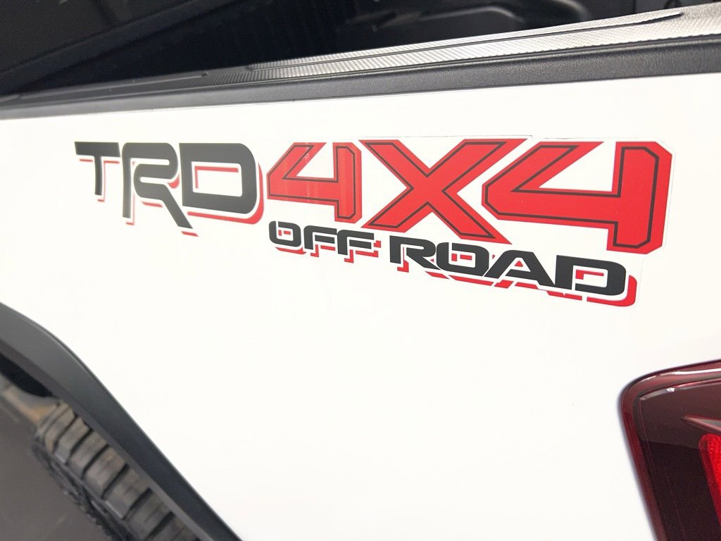 Used 2018 Toyota Tacoma TRD Off-Road image 38