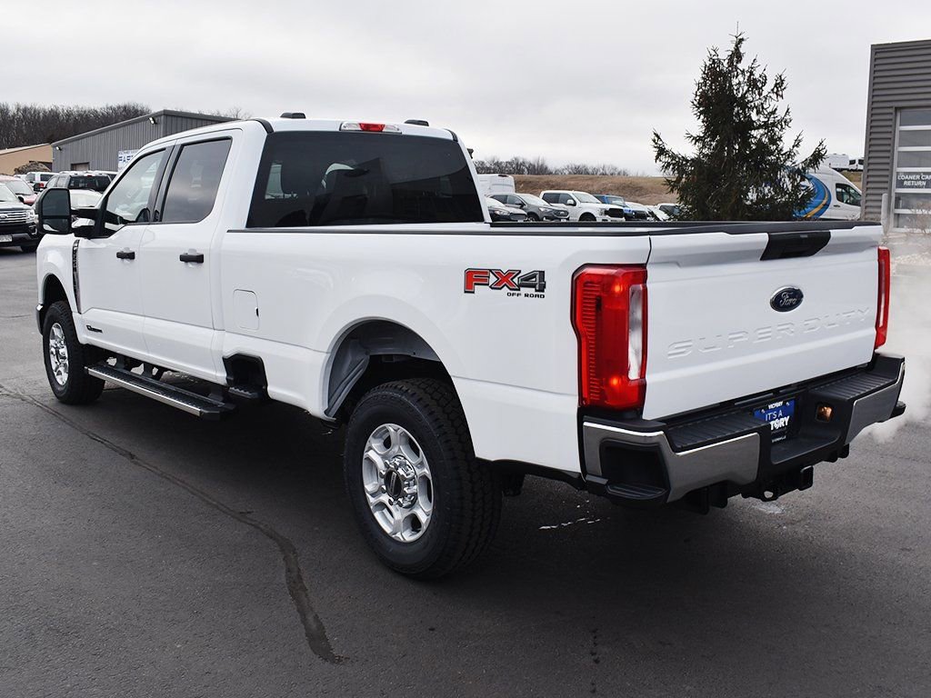 New 2025 Ford F250 XLT w/ FX4 Off-Road Package image 3