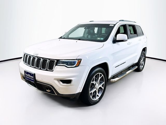 Used 2018 Jeep Grand Cherokee Limited AWD/4WD image 3