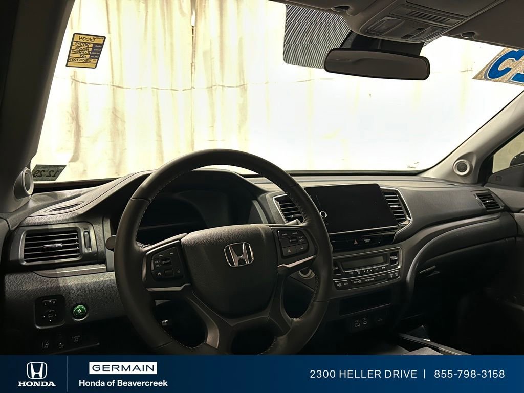 Used 2025 Honda Ridgeline Sport image 15