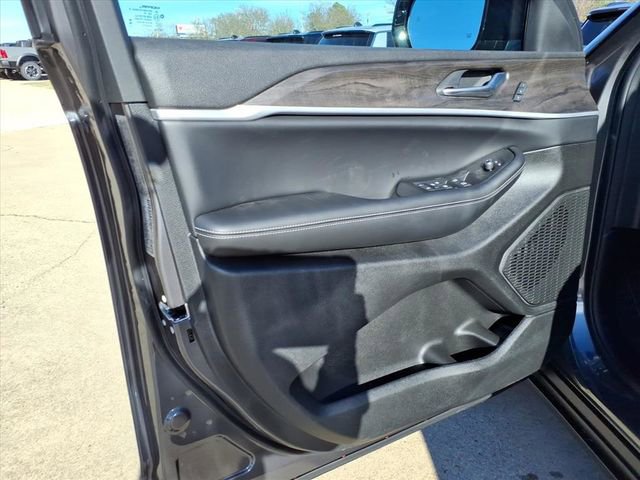 New 2025 Jeep Grand Cherokee L Limited image 21
