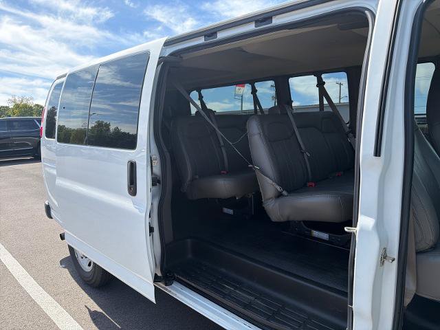 Used 2022 Chevrolet Express 3500 LS RWD image 6